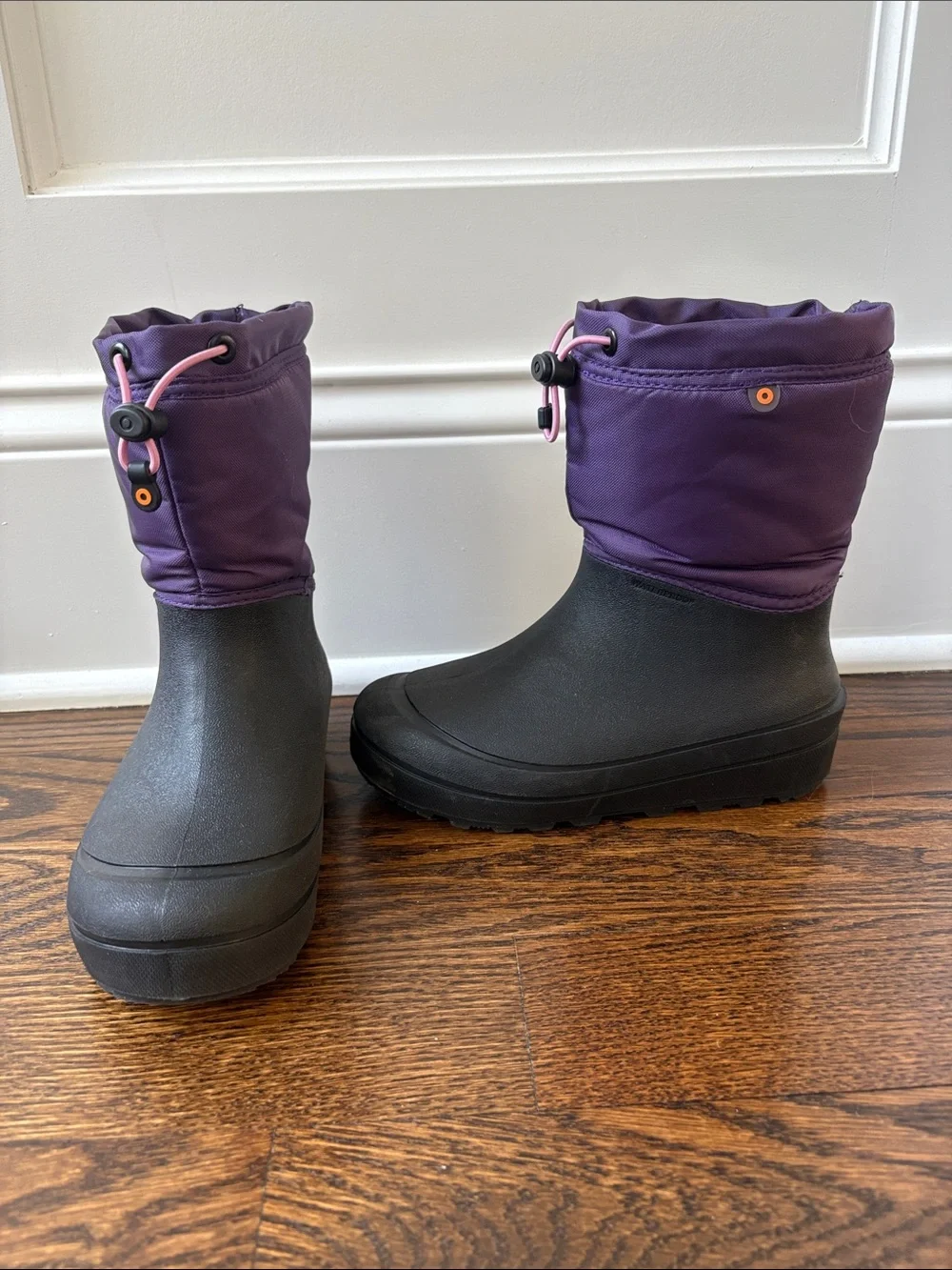Bogs Kids Snow Shell Purple and Black Boots size 3